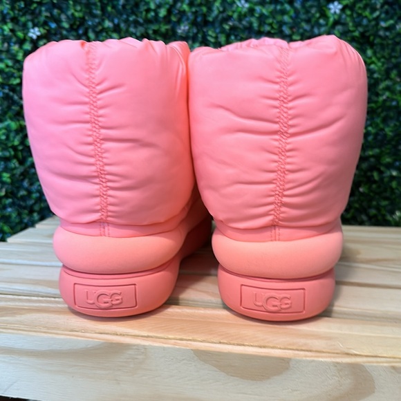 UGG Puffy Short Booties - Picture 5 of 6